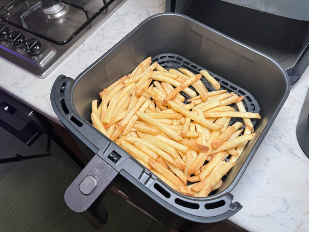 Recensione friggitrice Cosori Turbo Blaze 6L - patatine fritte