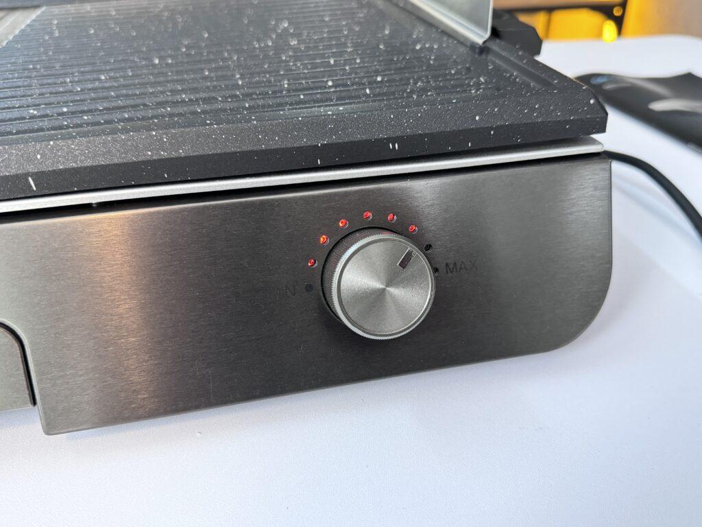 Recensione Cecotec PerfectRoast 3000 - barbecue elettrico - termostato con led