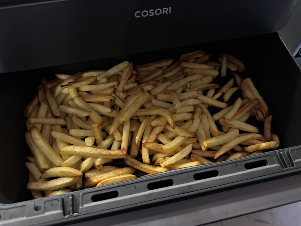 recensione friggitrice Cosori Dual Blaze Twinfry - test cottura patate fritte